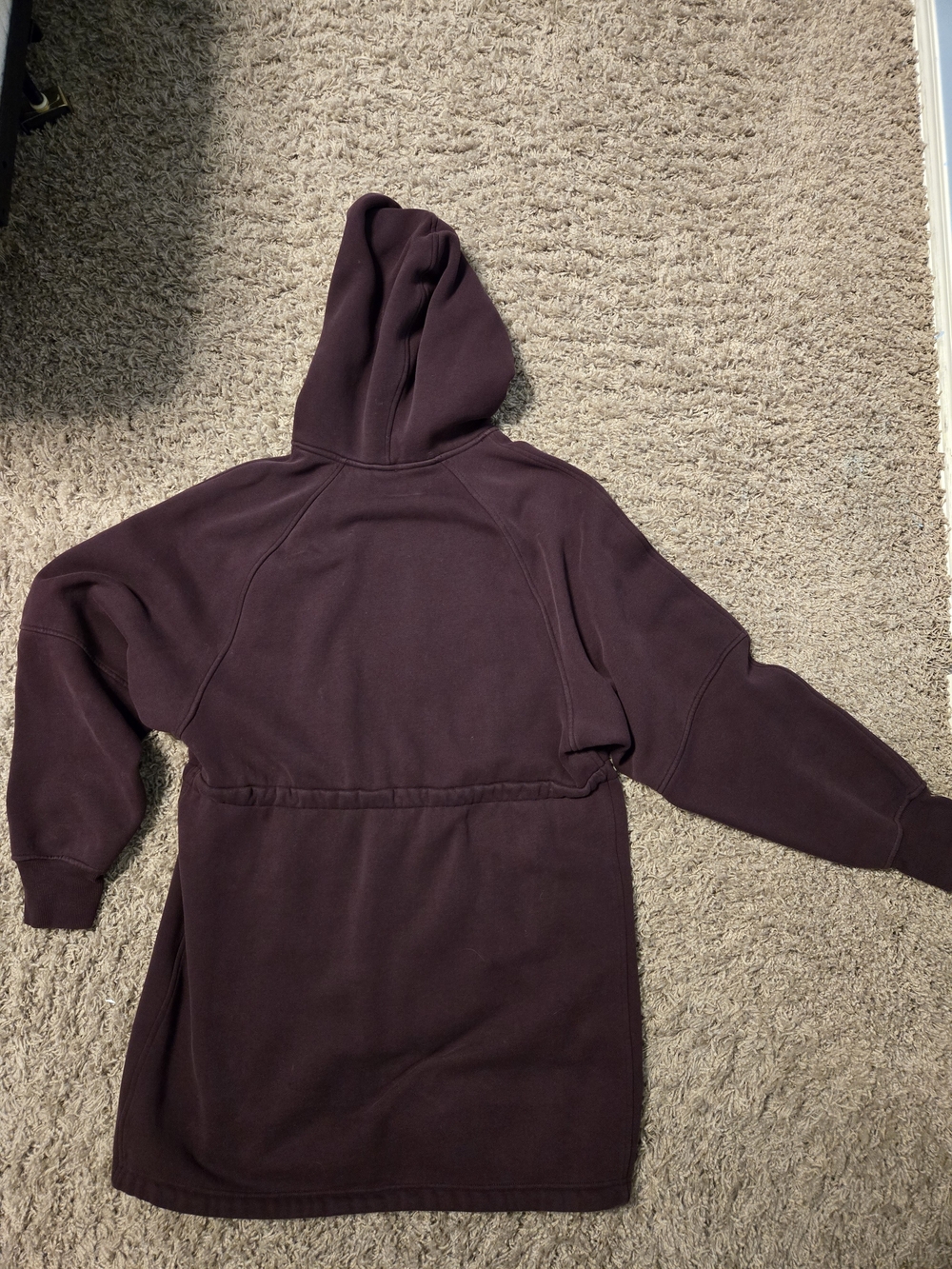 Kelsi Ballerini Hooded Pullover Sweater (Tunic Sweater)— Deep Plum